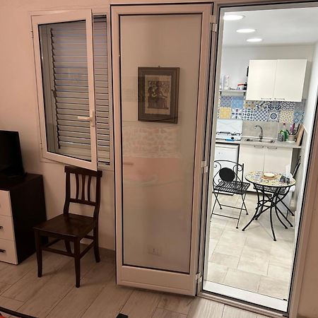 Deni'S Apartments Per 2 Con Veranda Balcone 시라쿠사 외부 사진